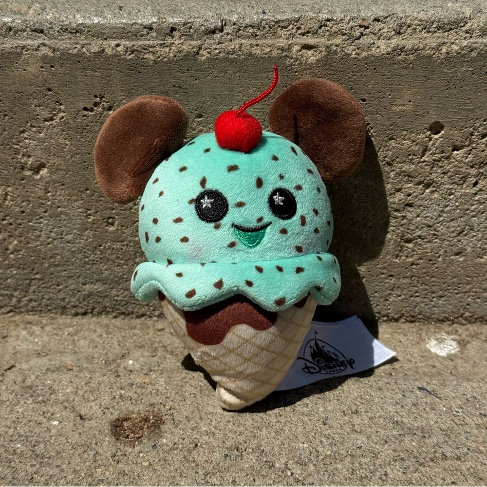 Disney‎ Wishables Mint Ice Cream Plush Toy